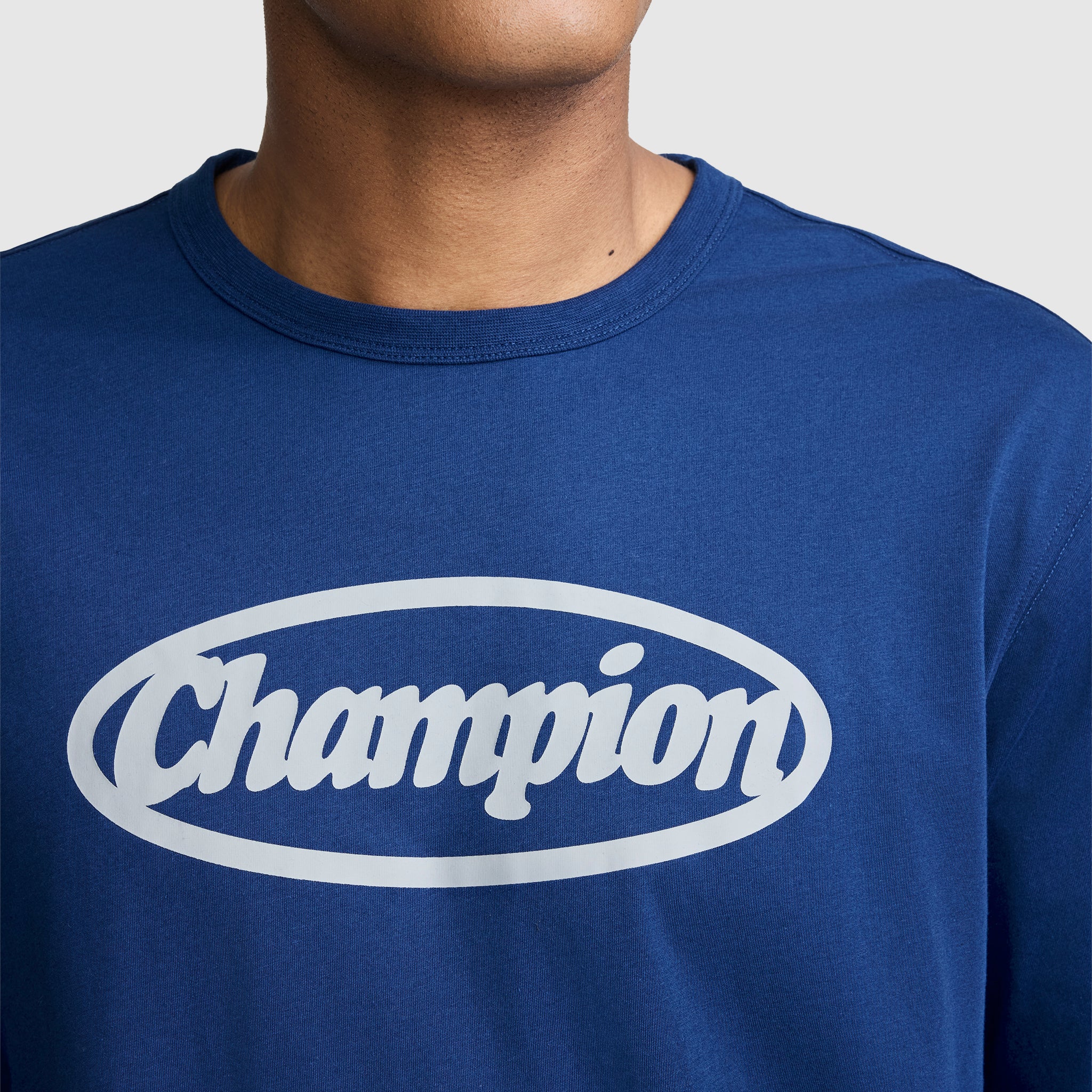 Medallion Long Sleeve Graphic T-Shirt - Image 4